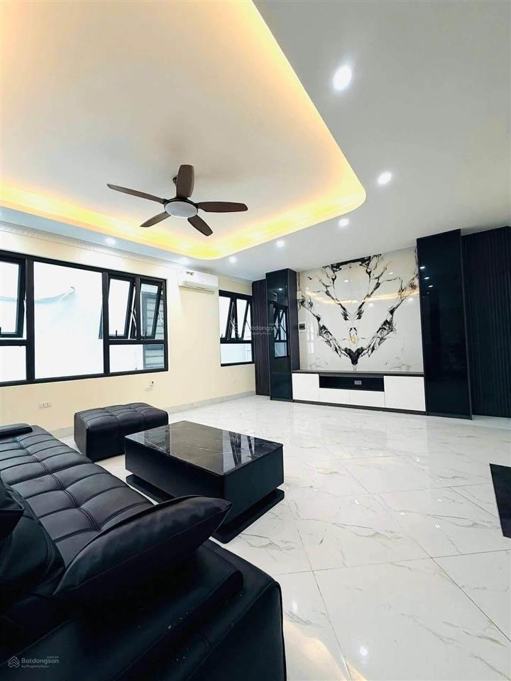 Cho thuê nhà bồ đề long biên thang máy gần cầu chương dương nội thất đầy đủ 3 phòng ngủ