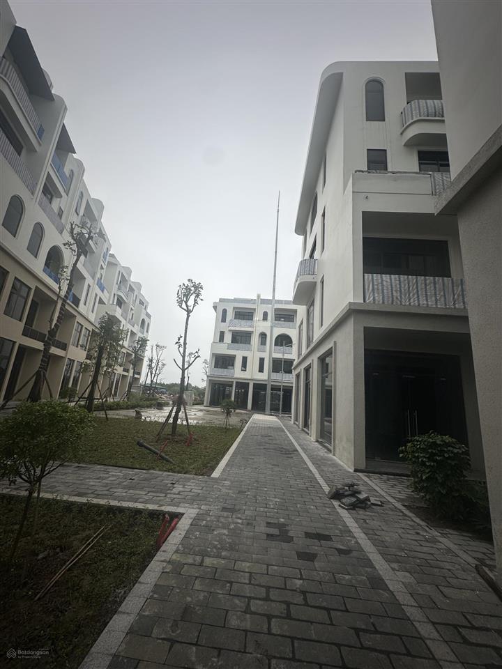 Chính chủ cần bán liền kề 4.01 đẹp xuất sắc tại vaquarius văn giang, 16,5 tỷ, 105m2