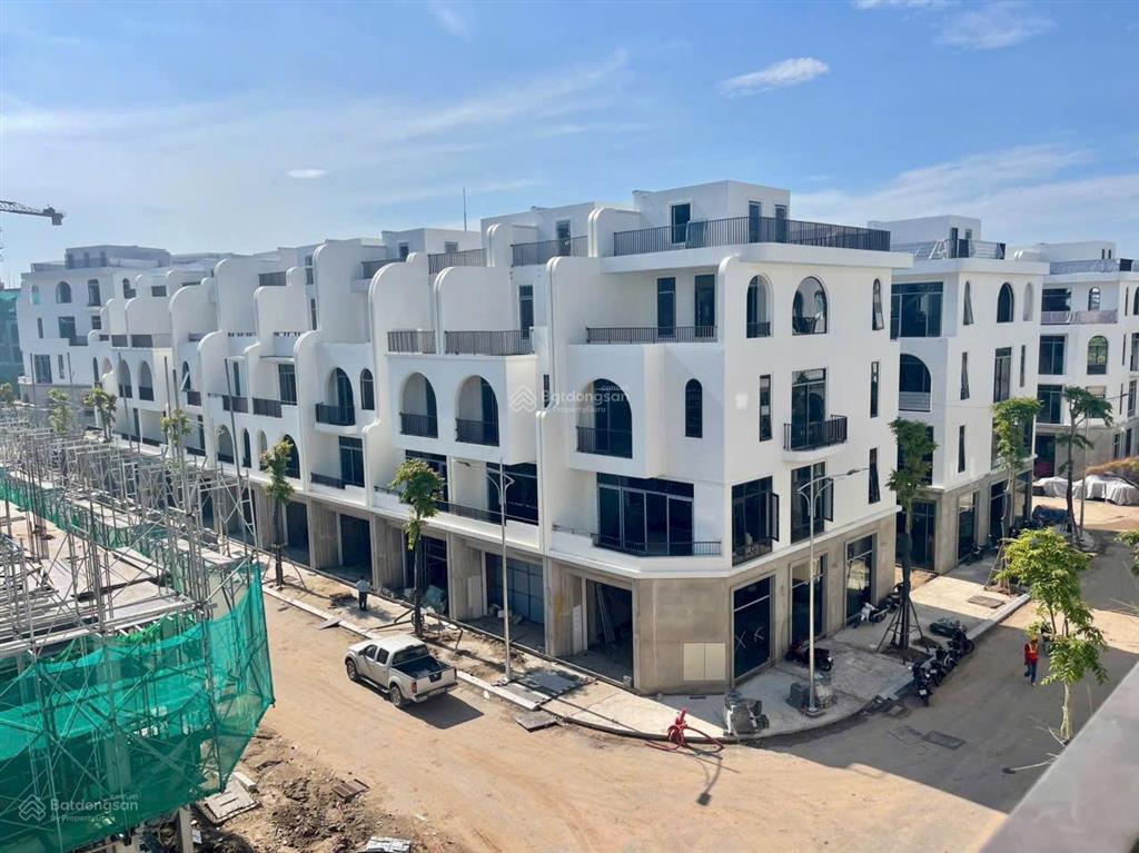 Bán shophouse view đẹp tại vaquarius văn giang, 27 tỷ vnd, 158 m2
