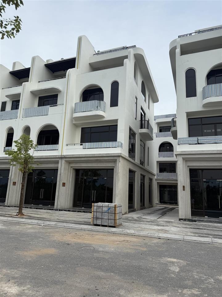 Chính chủ tôi cần bán shophouse 10 126m2 xe khe vaquarius văn giang, 16,8 tỷ vnd.