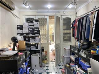 Chính chủ cần bán căn hộ tập thể tầng 1  141c nguyễn thái học . diện tích 42 m2 .