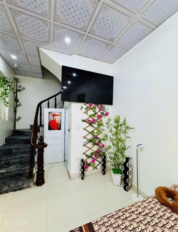 Nhà đẹp lô góc  bát tràng gia lâm  ngõ thông ôtô 7 chỗ chạy vòng  kinh doanh bán hàng được