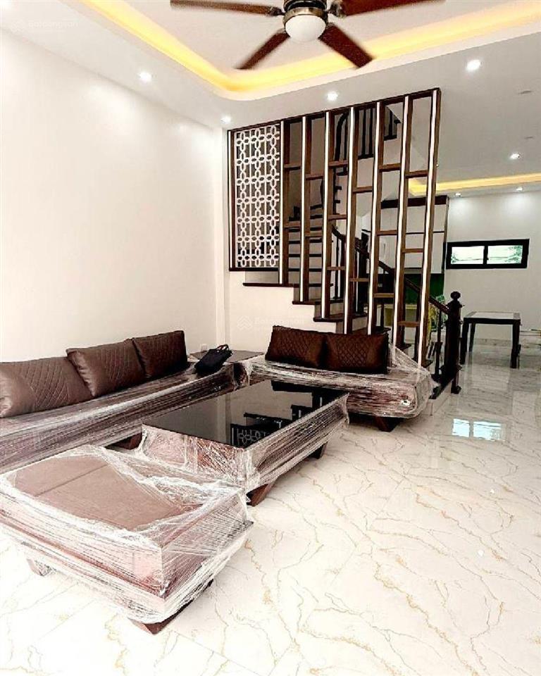 Nhà mới đẹp  full nội thất  20m ô tô tránh.