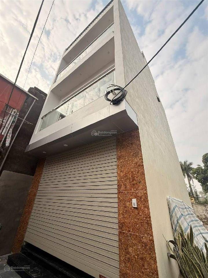 Nhà mới đẹp  full nội thất  20m ô tô tránh.