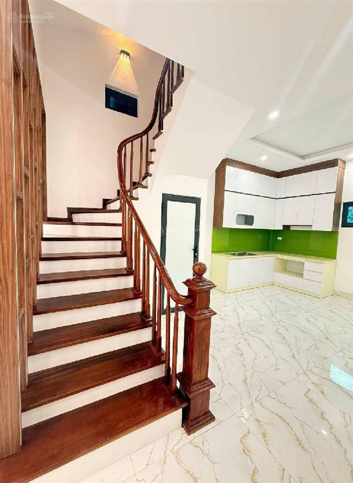 Nhà mới đẹp  full nội thất  20m ô tô tránh.