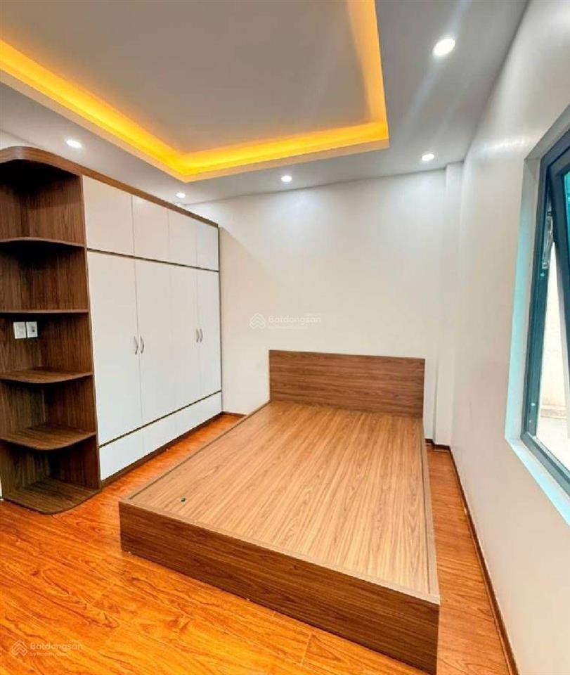 Nhà mới đẹp  full nội thất  20m ô tô tránh.