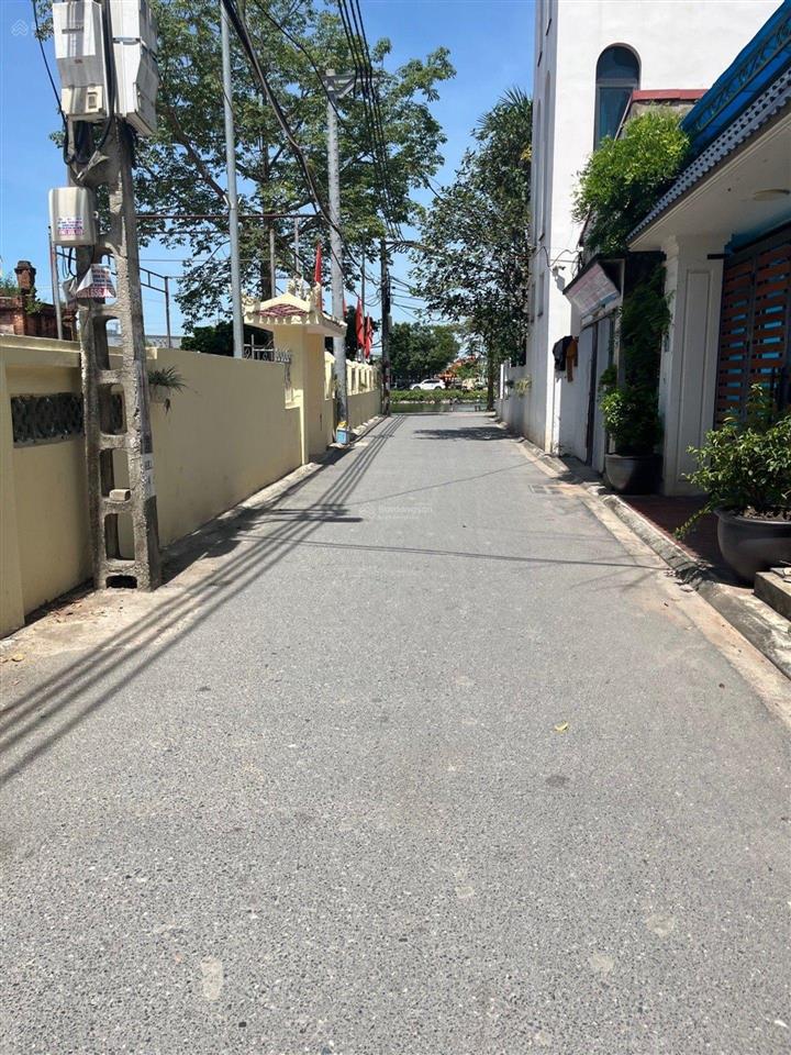 Bán đất. ở tại ỷ lan đặng xá. thuận an gia lâm. sát ngày chợ sủi. nhiều tiềm năng
