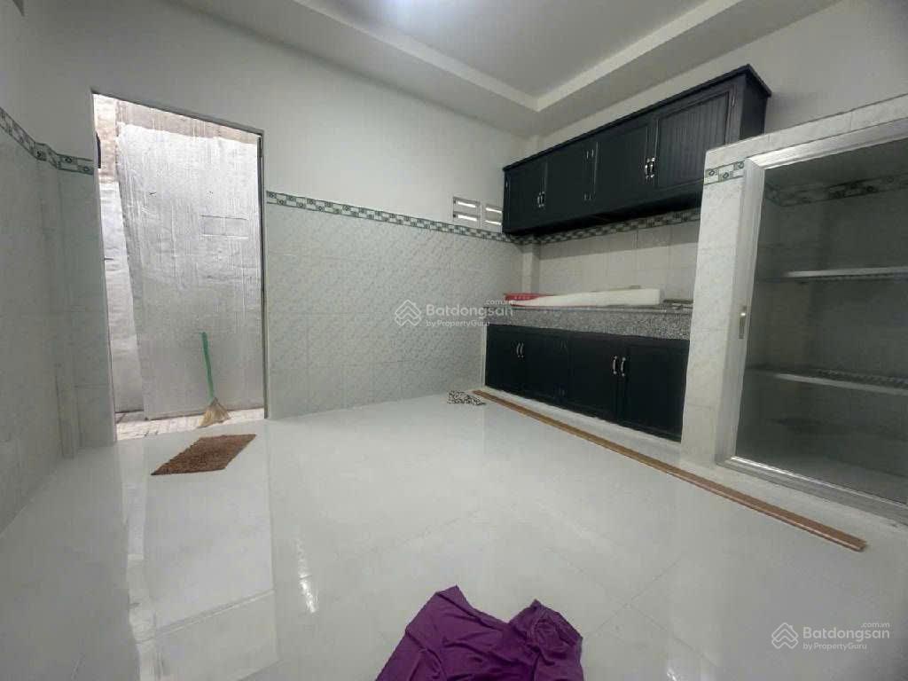Hiếm dưới 5 tỷ  nhà bán hẻm xe hơi tránh làng tăng phú 68m2 ngang hơn 5m vuông vắn  shr hoàn công