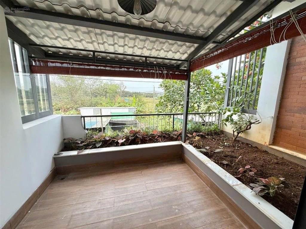4 tỷ / nhà 2 tầng 3pn đường 8m nguyễn duy trinh  long trường, q9 cũ