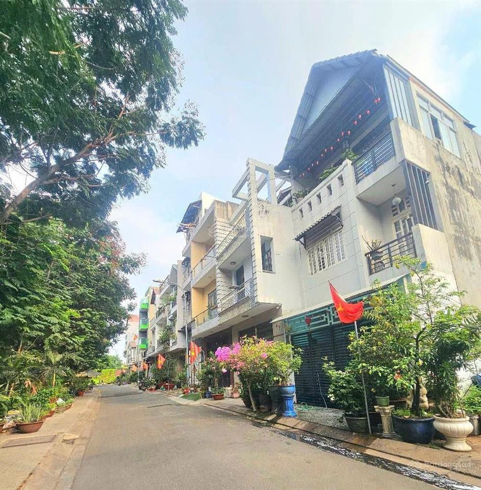 Dt 120m2 ngang hơn 7m nhà bán 4 tầng 6pn | đường lớn kdc êm đềm  linh xuân  thủ đức