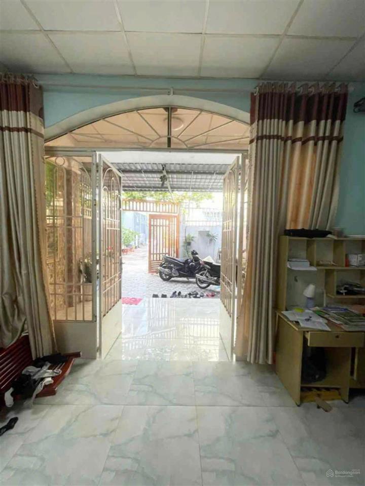 Nhỉnh 4 tỷ xíu / bán gấp căn nhà 79m2  đường nhựa xe tải  shr hoàn công  lê văn việt  q9