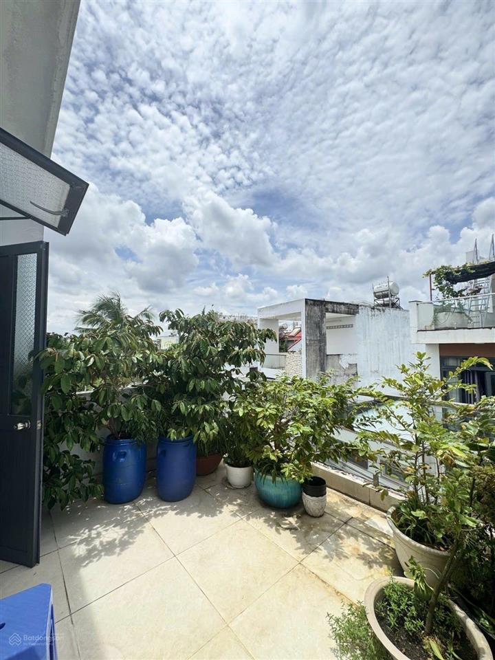 Hiếm thật sự nhà 3 tầng 5pn  5.2 tỷ tl võ văn hát ngay khu công nghệ cao