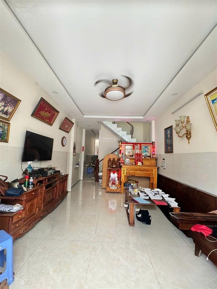 Hiếm thật sự nhà 3 tầng 5pn  5.2 tỷ tl võ văn hát ngay khu công nghệ cao