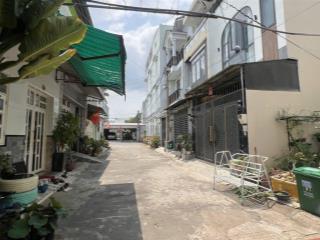 Nhà đẹp ở ngay 3 tầng  nhỉnh 5 tỷ tl  hxh tăng nhơn phú a