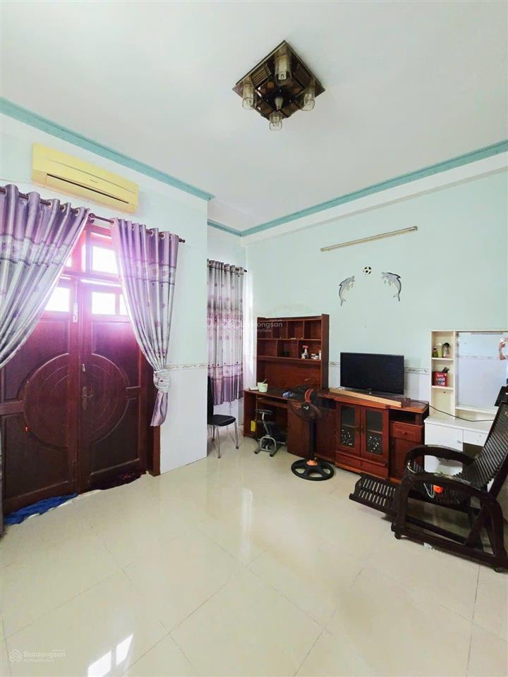 Chủ cần bán gấp 5.2 tỷ tl  nhà 3 tầng mt long trường  83m2