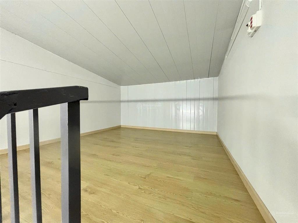 1 phòng ngủ + 1 gác  30m2  ngay nguyễn thị định  giá hssv