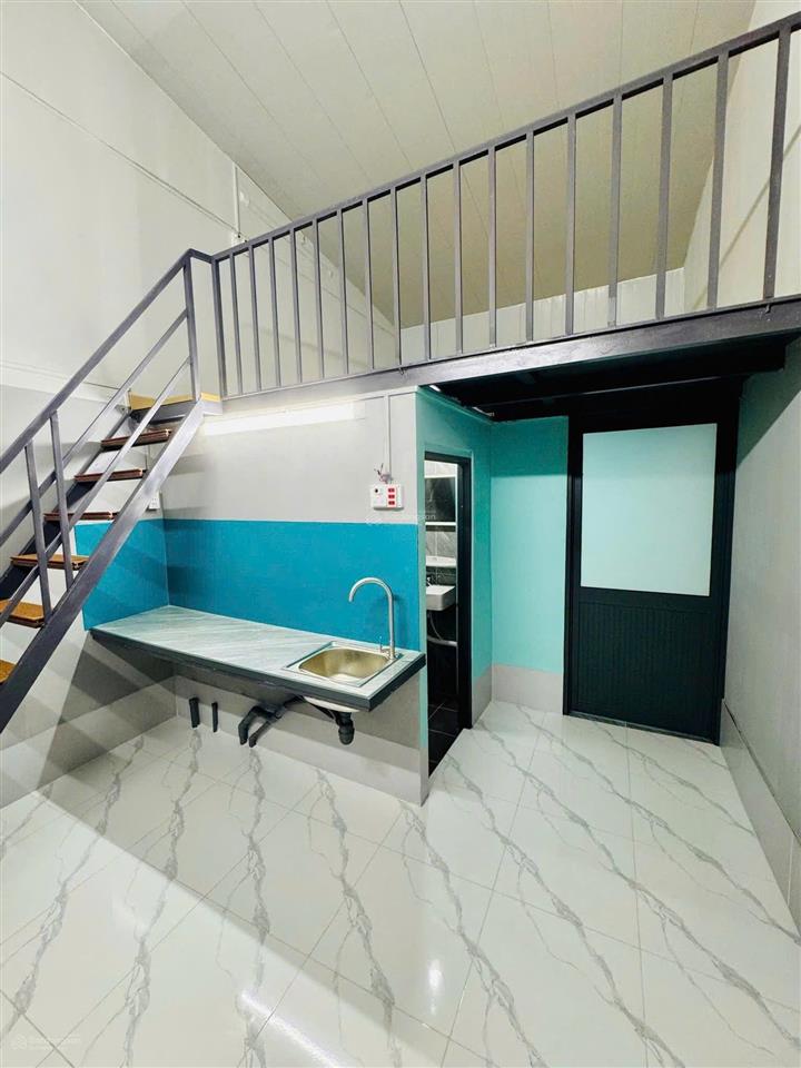 1 phòng ngủ + 1 gác  30m2  ngay nguyễn thị định  giá hssv