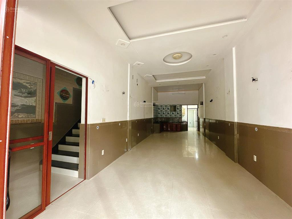 Căn mặt đường thiên lôi  ngay chợ đôn. giá chưa đến 100tr/m2