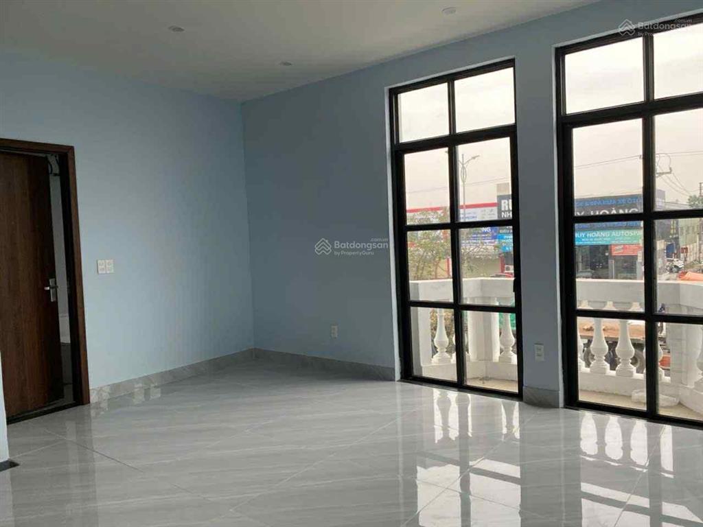 Căn 5 tầng mặt phố thế lữ, có thang máy  gần bia dân chủ. giá chỉ hơn 15 tỉ