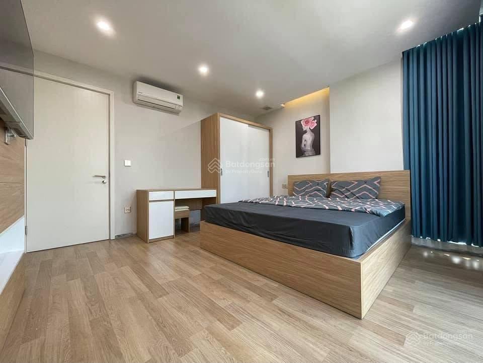 Căn 6 tầng mặt phố trần nguyên hãn  có thang máy, vỉa hè rộng. giá chỉ hơn 15 tỉ