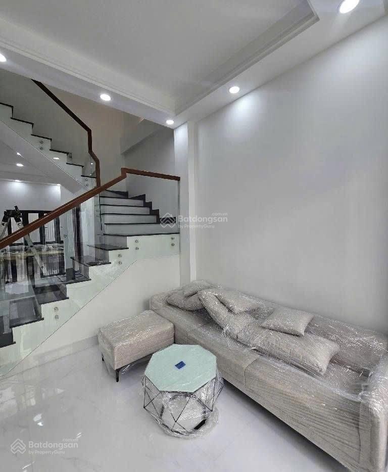 Bán nhà đẹp 3 tầng  tặng nội thấtchỉ 6,39 tỷ khu vip gò cát, quận 9 !