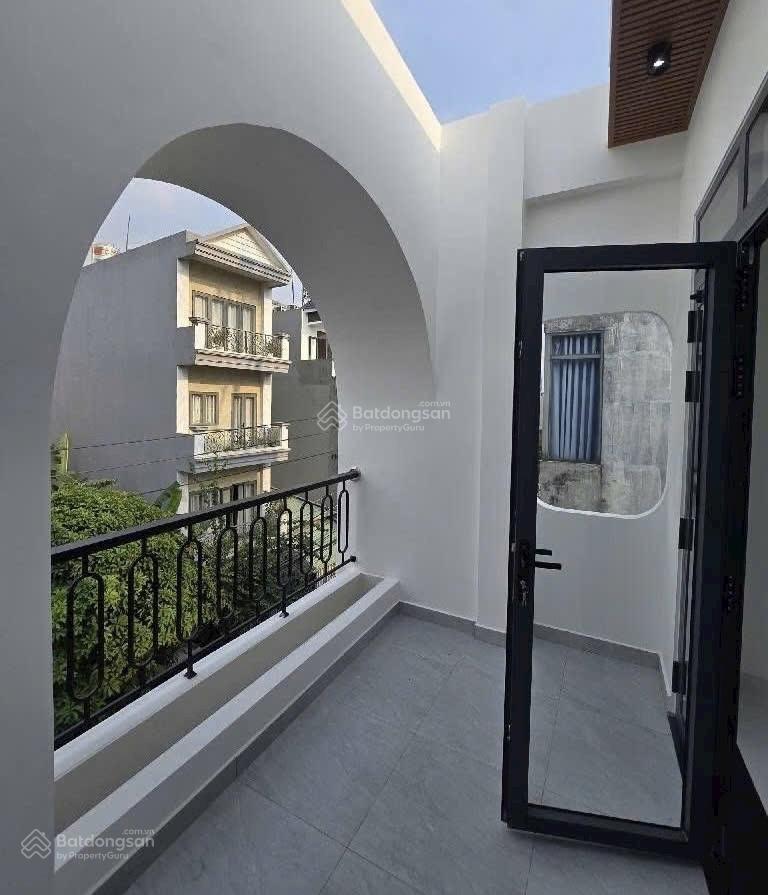 Bán nhà đẹp 3 tầng  tặng nội thấtchỉ 6,39 tỷ khu vip gò cát, quận 9 !