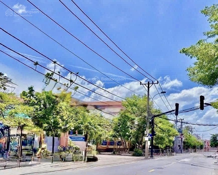 Chủ ngộp cần bán gấp nhà đẹp 03 tầng  chỉ 4,59 tỷ  gần trường ths long trường , quận 9!