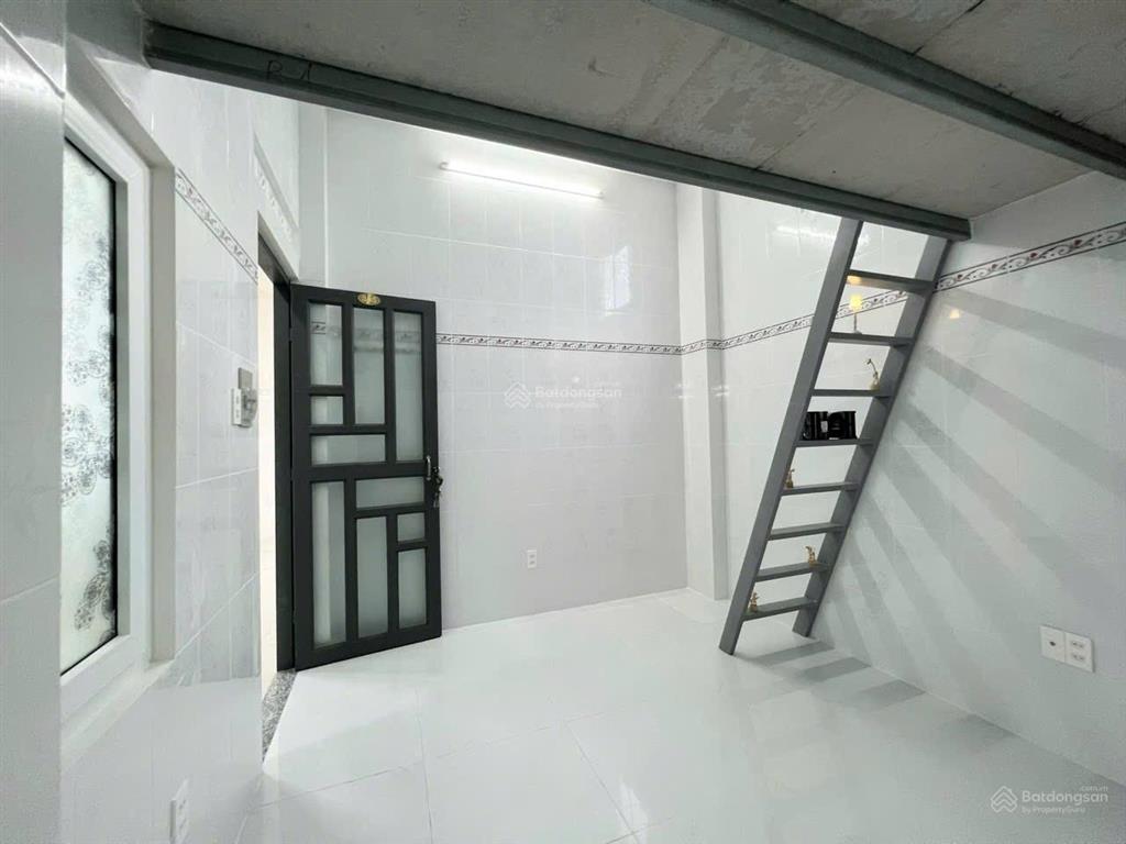 Gác lửng rộng không gian thoáng giá siêu hợp lý  ngay sát bên đại học umt / đại học gtvt