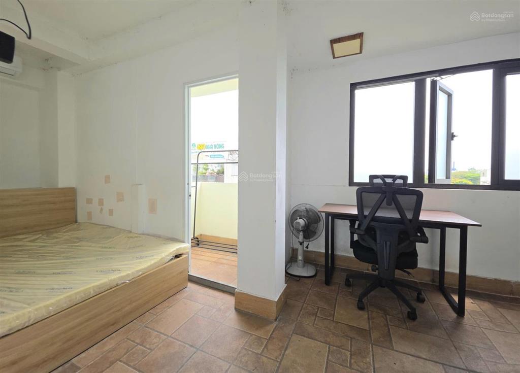 Studio ban công riêng sống chill mỗi ngày