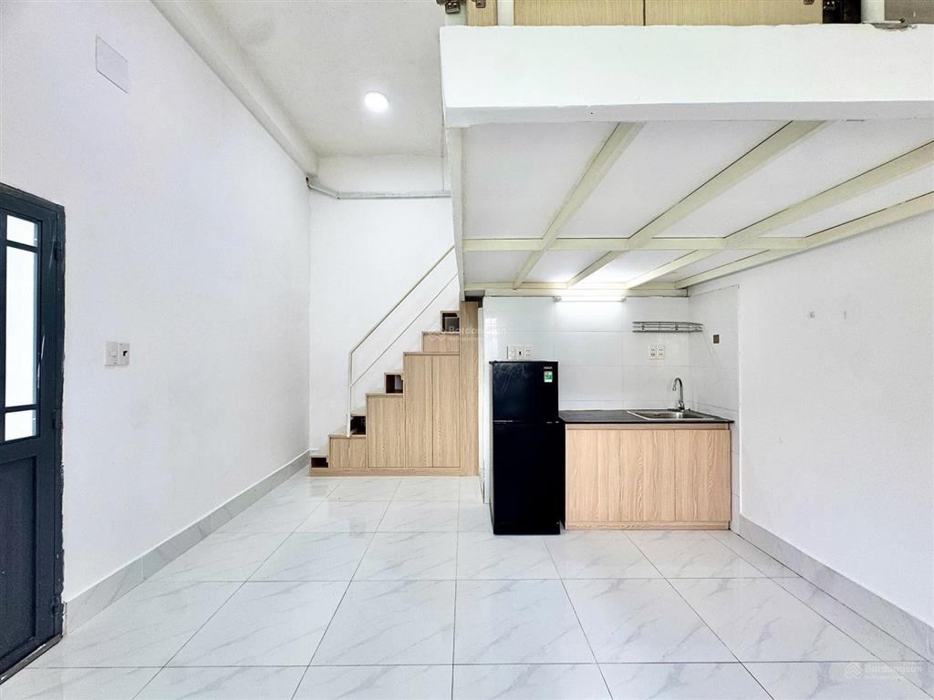 Căn gác xinh xỉu rộng rãi, sáng thoáng dọn vào ở ngay