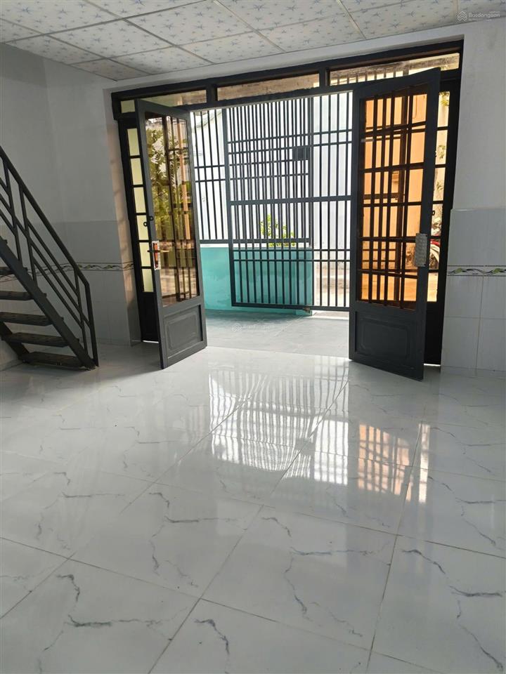Cần bán nhà dt 85m2, p. long trường