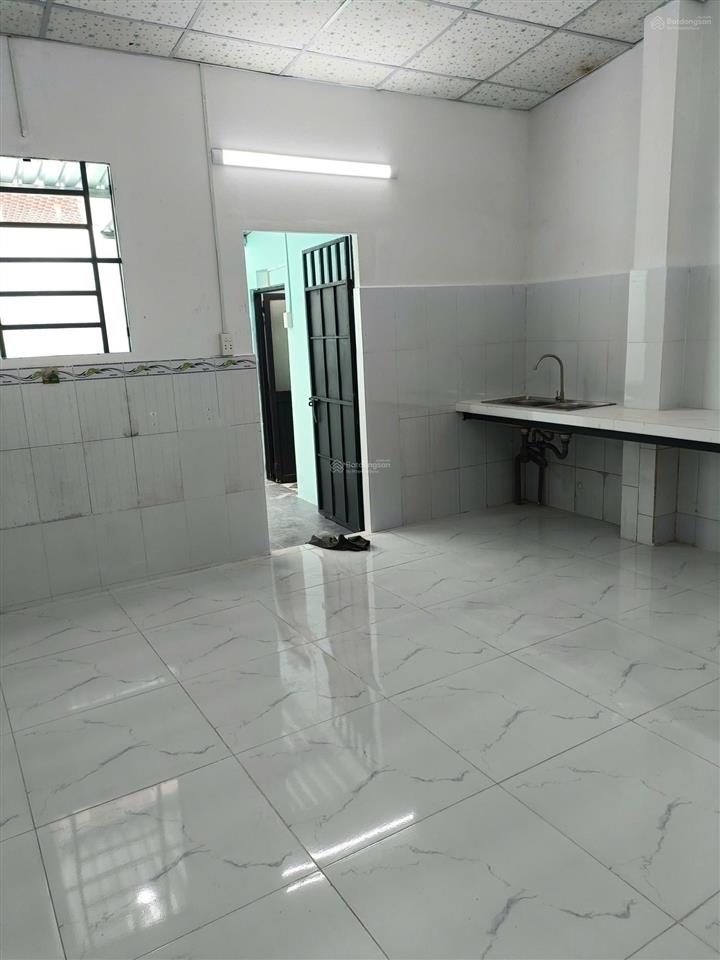 Cần bán nhà dt 85m2, p. long trường