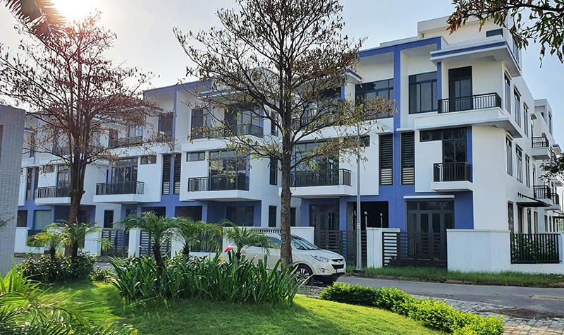 Cho thuê shophous đông tăng long 125m2, nhà hoàn thiện cơ bản giá 16tr/th