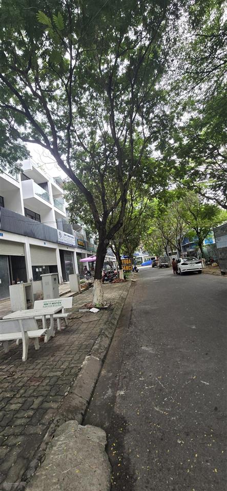 Cho thuê shophous đông tăng long 125m2, nhà hoàn thiện cơ bản giá 16tr/th