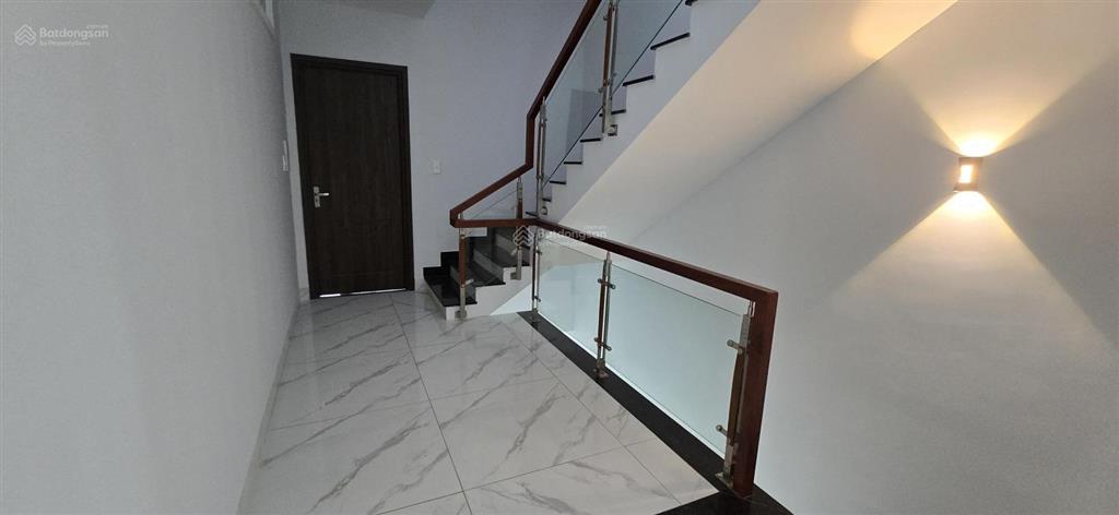 Cho thuê shophous đông tăng long 125m2, nhà hoàn thiện cơ bản giá 16tr/th