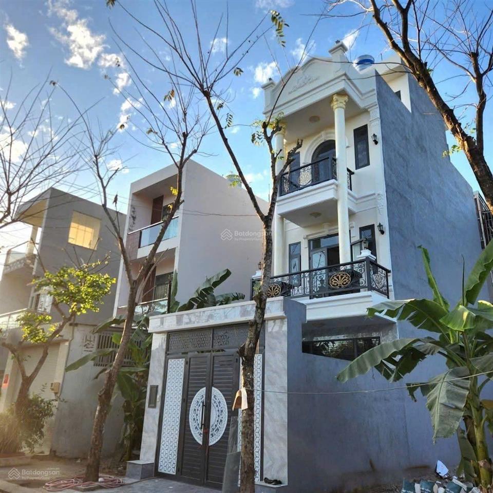 Nhà phố p. long phước dt 70m2, giá 6,6 tỷ