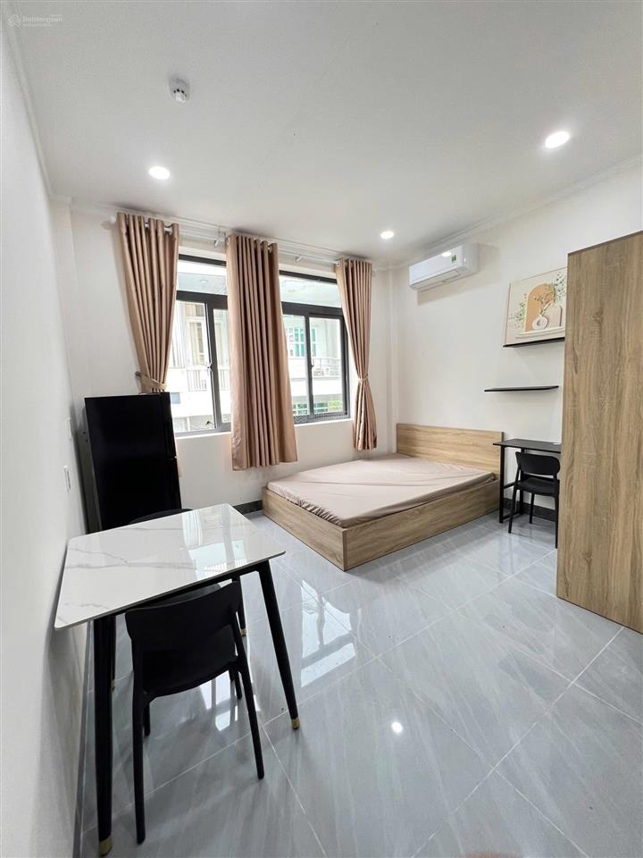 Căn hộ cho thuê đầy đủ nội thất có cửa sổ cực thoáng ngay lotte mart gần đại học tôn đức thắng,rmit