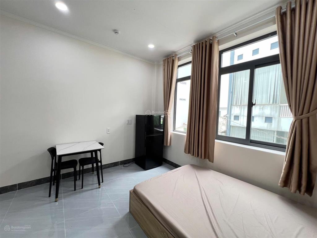 Căn hộ cho thuê đầy đủ nội thất có cửa sổ cực thoáng ngay lotte mart gần đại học tôn đức thắng,rmit