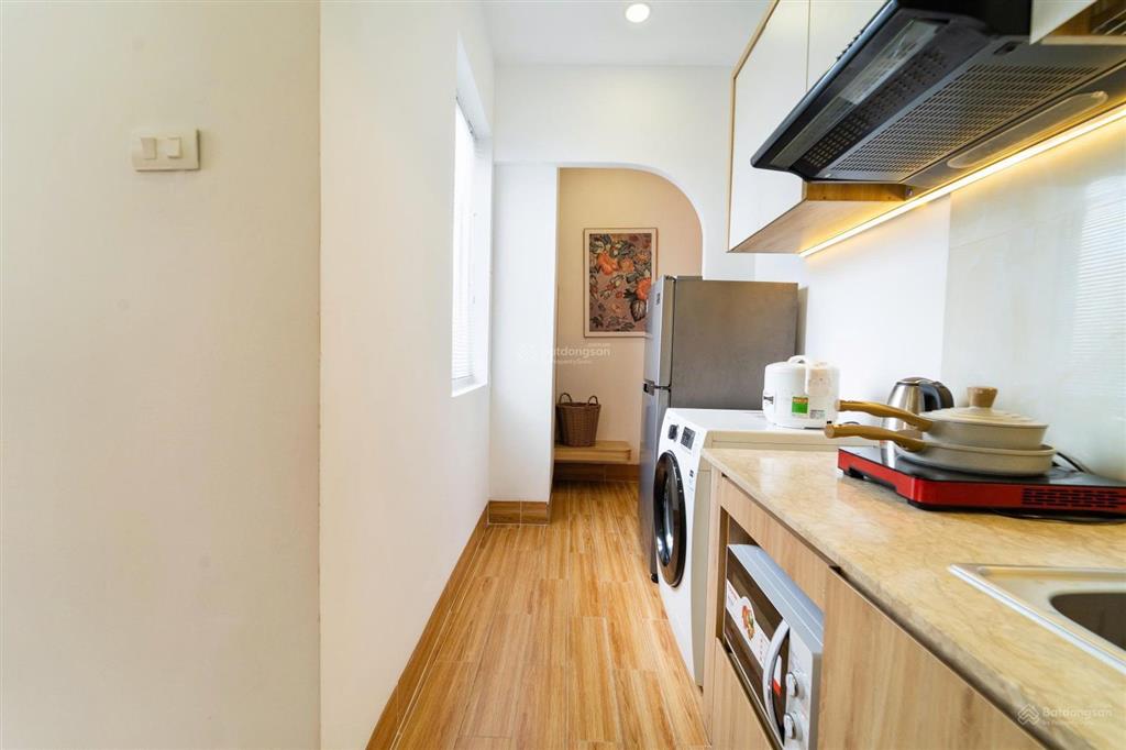 Cho thuê căn hộ tách bếp ban công view đẹp ngay chung cư sunrise city, gần đh tdtu, đh rmit, himlam