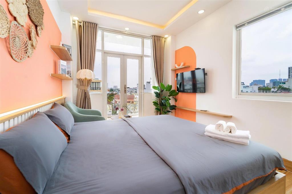 Cho thuê căn hộ tách bếp ban công view đẹp ngay chung cư sunrise city, gần đh tdtu, đh rmit, himlam