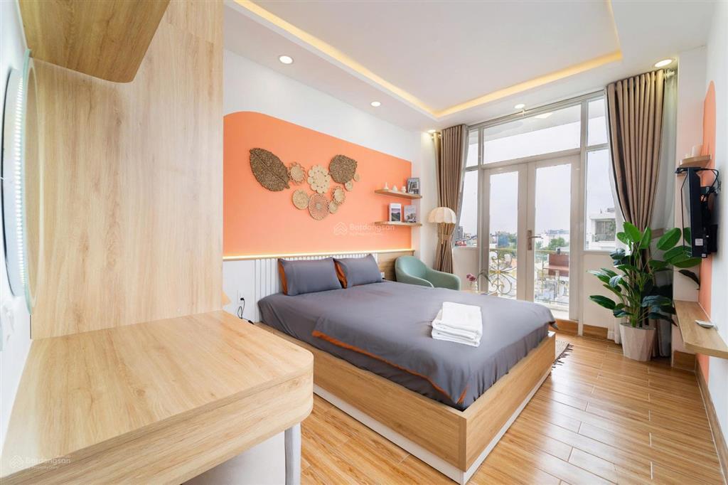 Cho thuê căn hộ tách bếp ban công view đẹp ngay chung cư sunrise city, gần đh tdtu, đh rmit, himlam