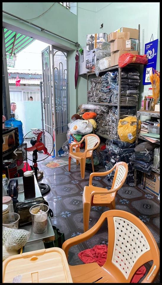 Nhà cũ đất thánh, tiện sửa chữa hoặc xây mới nhà kết cấu có sẵn chỉ vài thùng sơn là đẹp mê ly