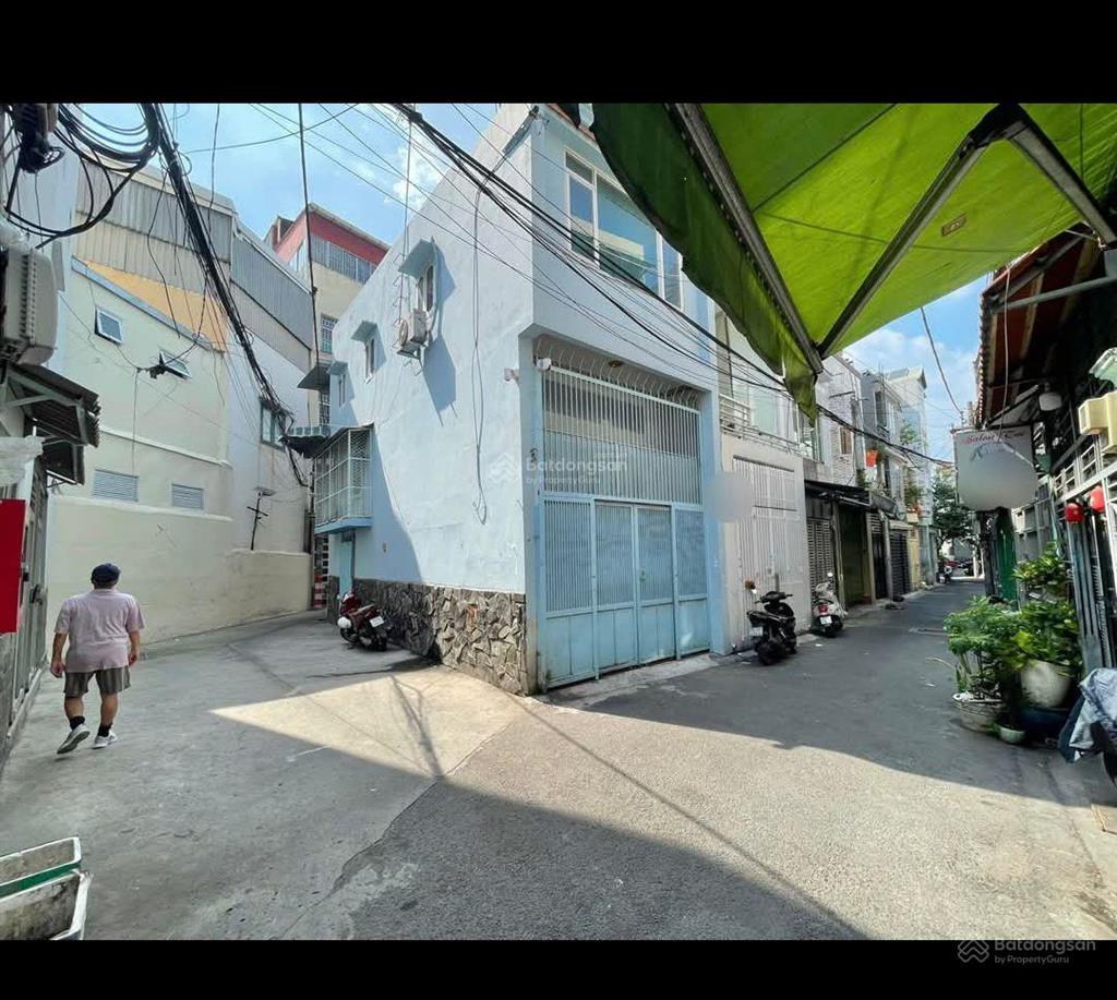 Nhà đẹp cách mạng tháng 8 kinh doanh buôn bán sầm uất