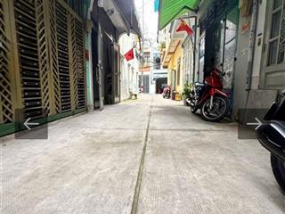 Hẻm xe hơi đỗ cửa  15m xe hơi tránh  nhà còn mới ở ngay  sát nhà ga t3 tân sơn nhất.