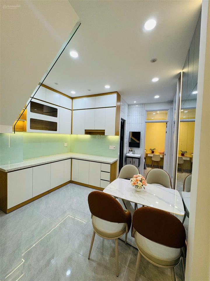 Chỉ hơn 6 tỷ, ngay gần khu cư xá lữ gia quận 11, 1 căn ra mặt tiền, 45m2, 2 tầng mới đẹp, hẻm 4.
