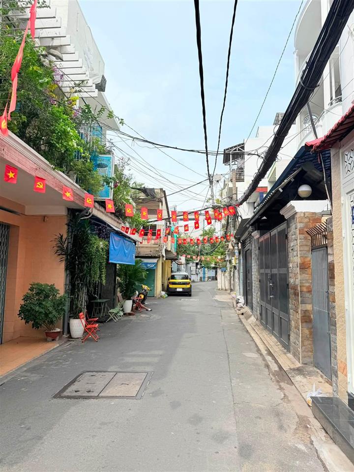 Nhà mới phan đăng lưu dọn vô ở liền 3 lầu