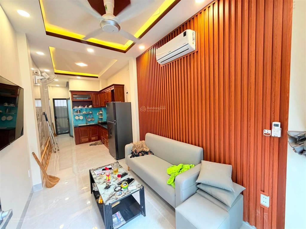 Nhà mới phan đăng lưu dọn vô ở liền 3 lầu