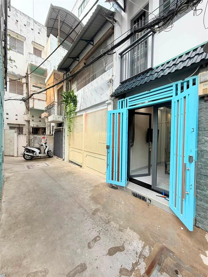 Nhà mới phan đăng lưu dọn vô ở liền 3 lầu