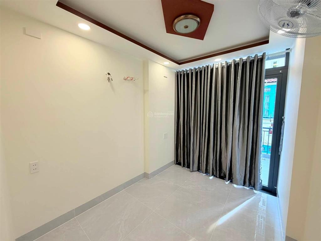Nhà mới phan đăng lưu dọn vô ở liền 3 lầu