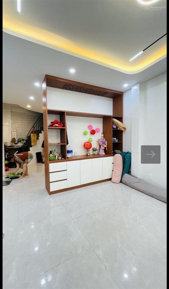 Nhà mới tinh 40m²  2 tầng 5.4 tỷ tặng nội thất cơ bản chỉ sau lưng 1 căn mặt tiền